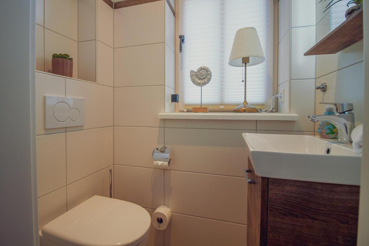Up Besoeoek - Wildrose Mit Sauna Krummhörn Exteriér fotografie