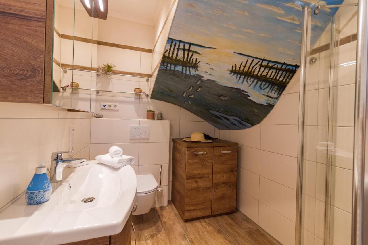 Up Besoeoek - Wildrose Mit Sauna Krummhörn Exteriér fotografie